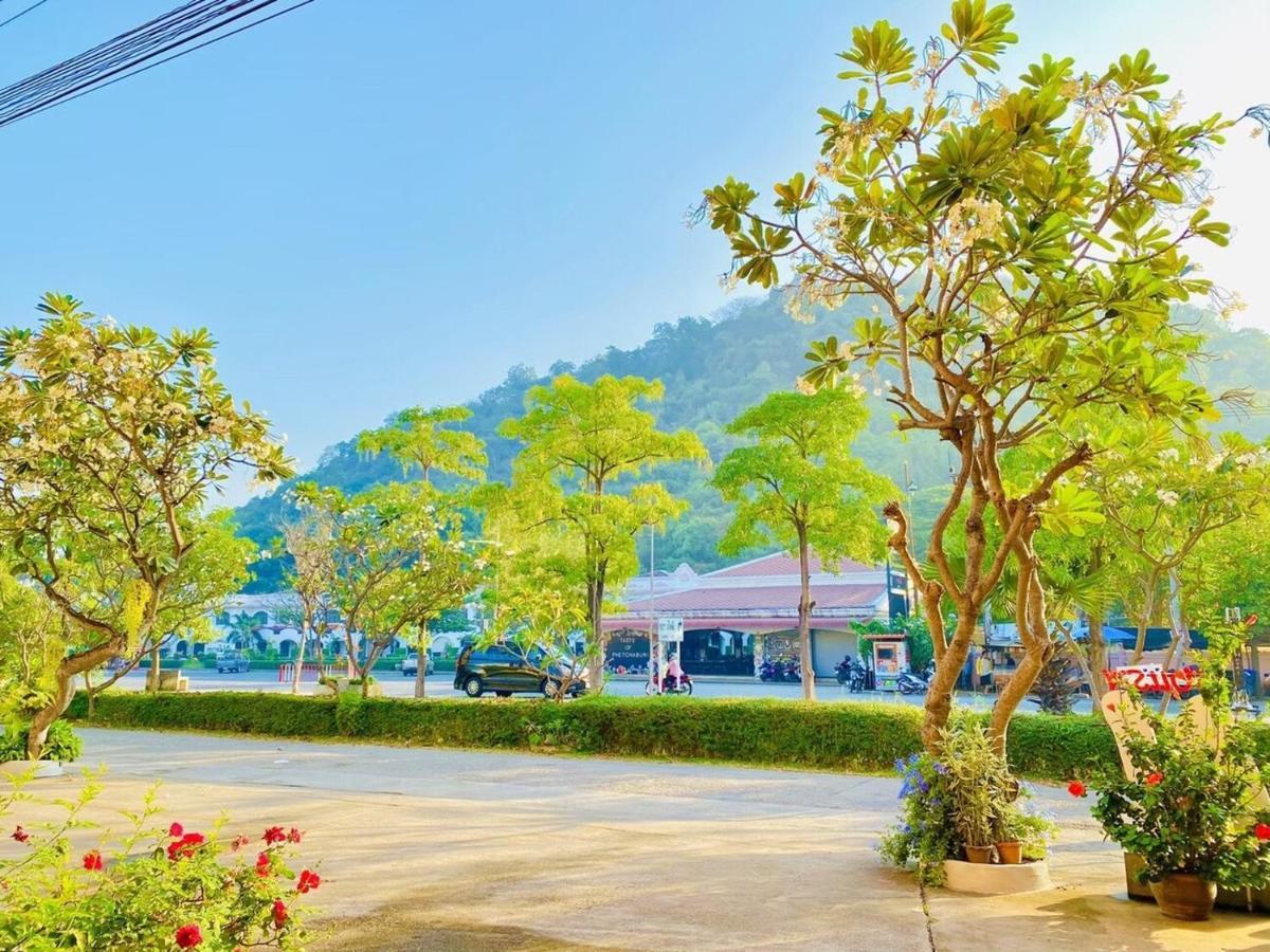 Sun Hotel Phetchaburi Extérieur photo