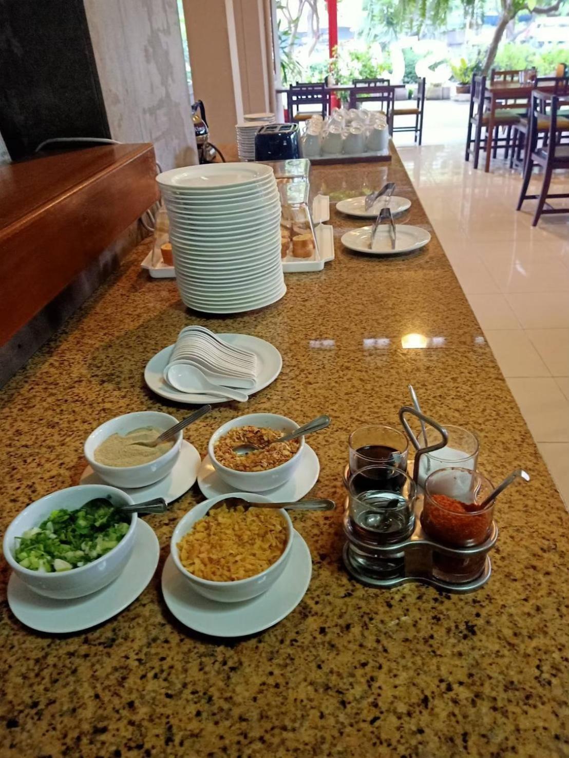 Sun Hotel Phetchaburi Extérieur photo