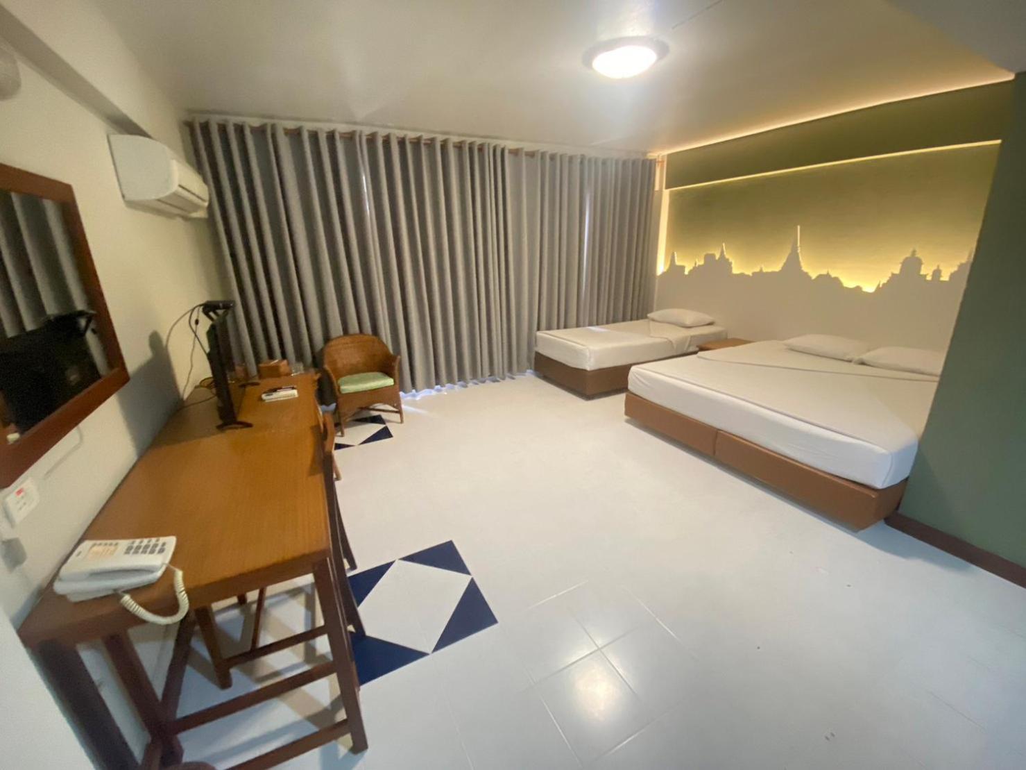 Sun Hotel Phetchaburi Extérieur photo