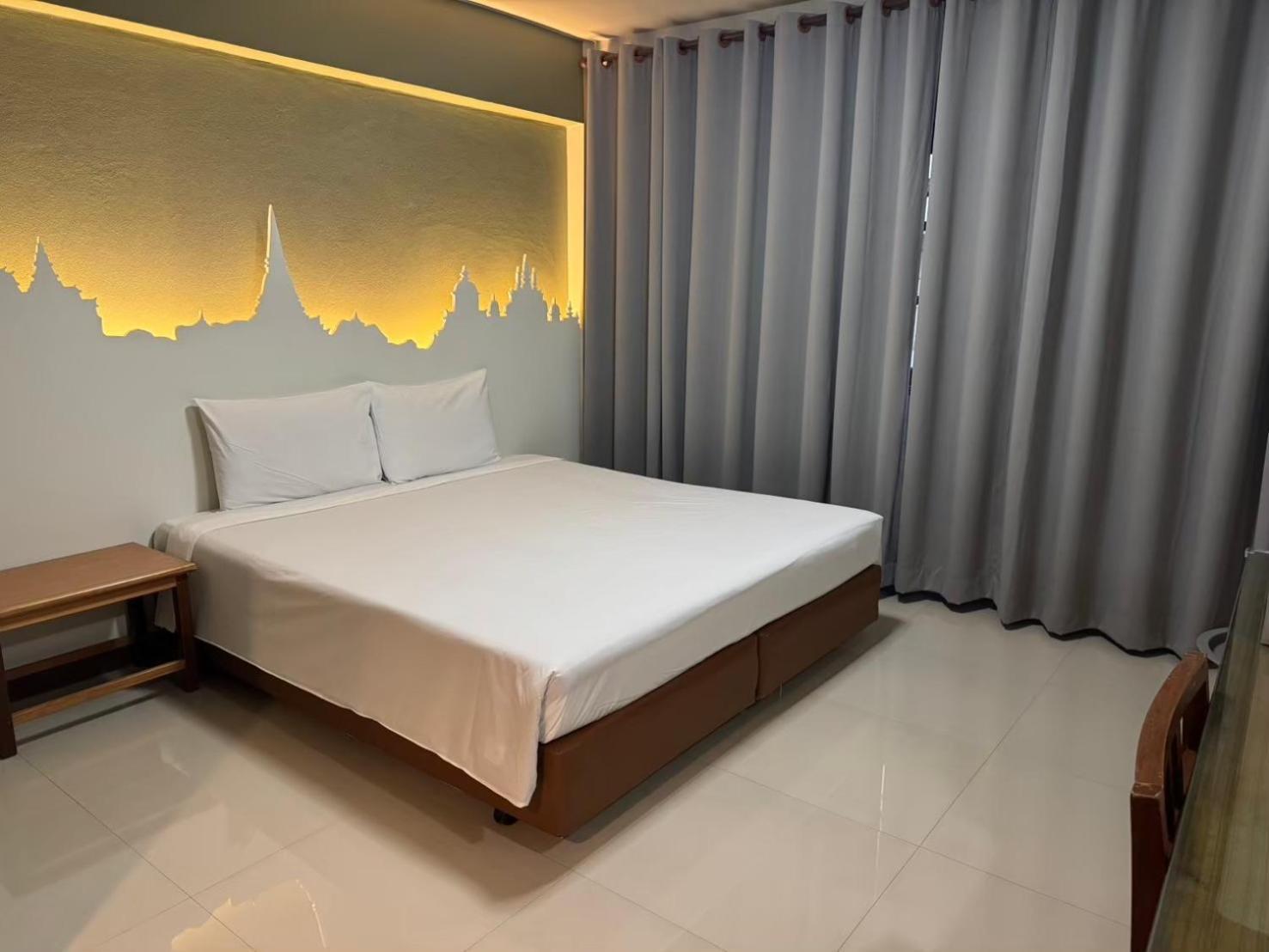 Sun Hotel Phetchaburi Extérieur photo