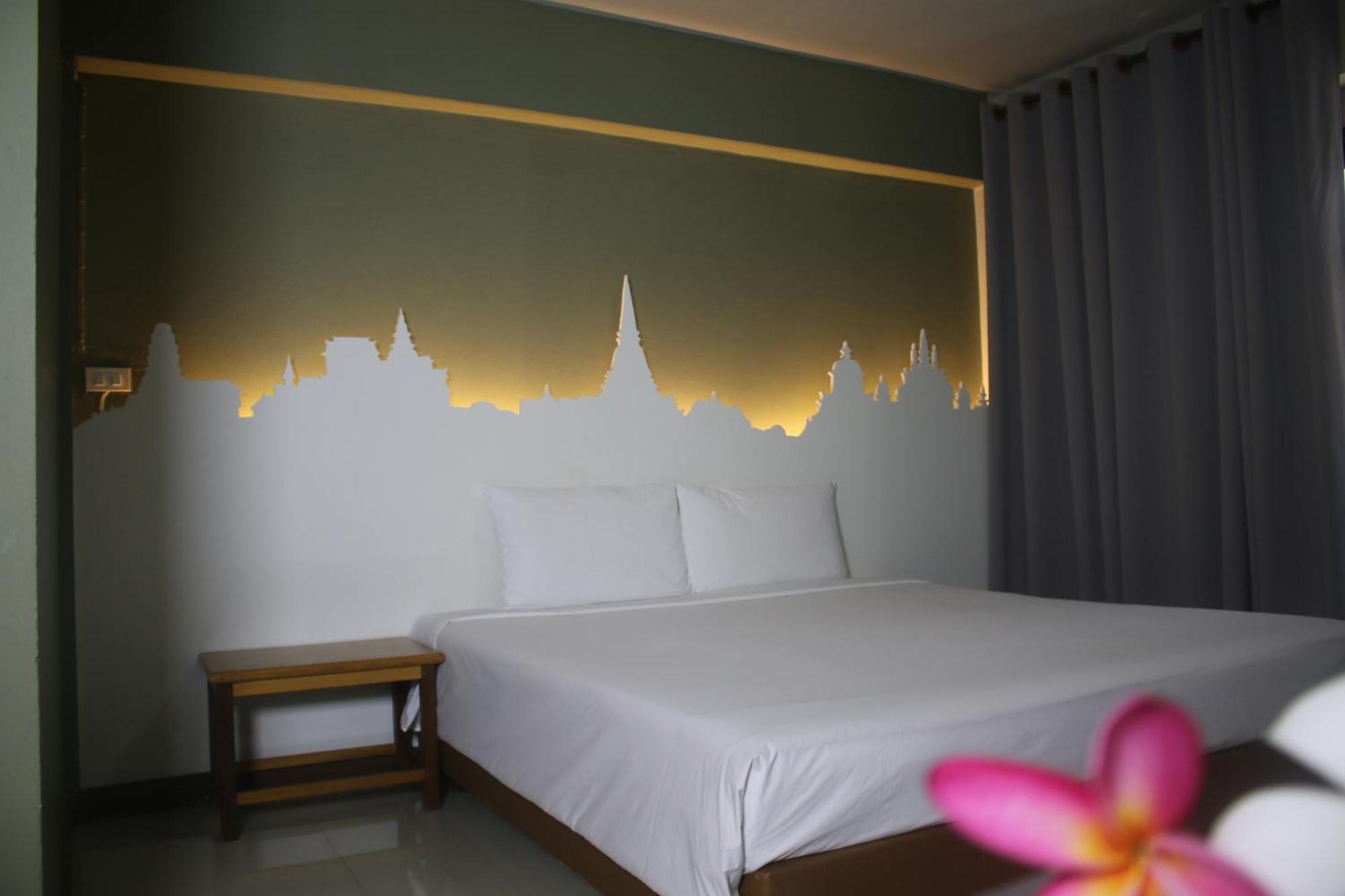 Sun Hotel Phetchaburi Extérieur photo