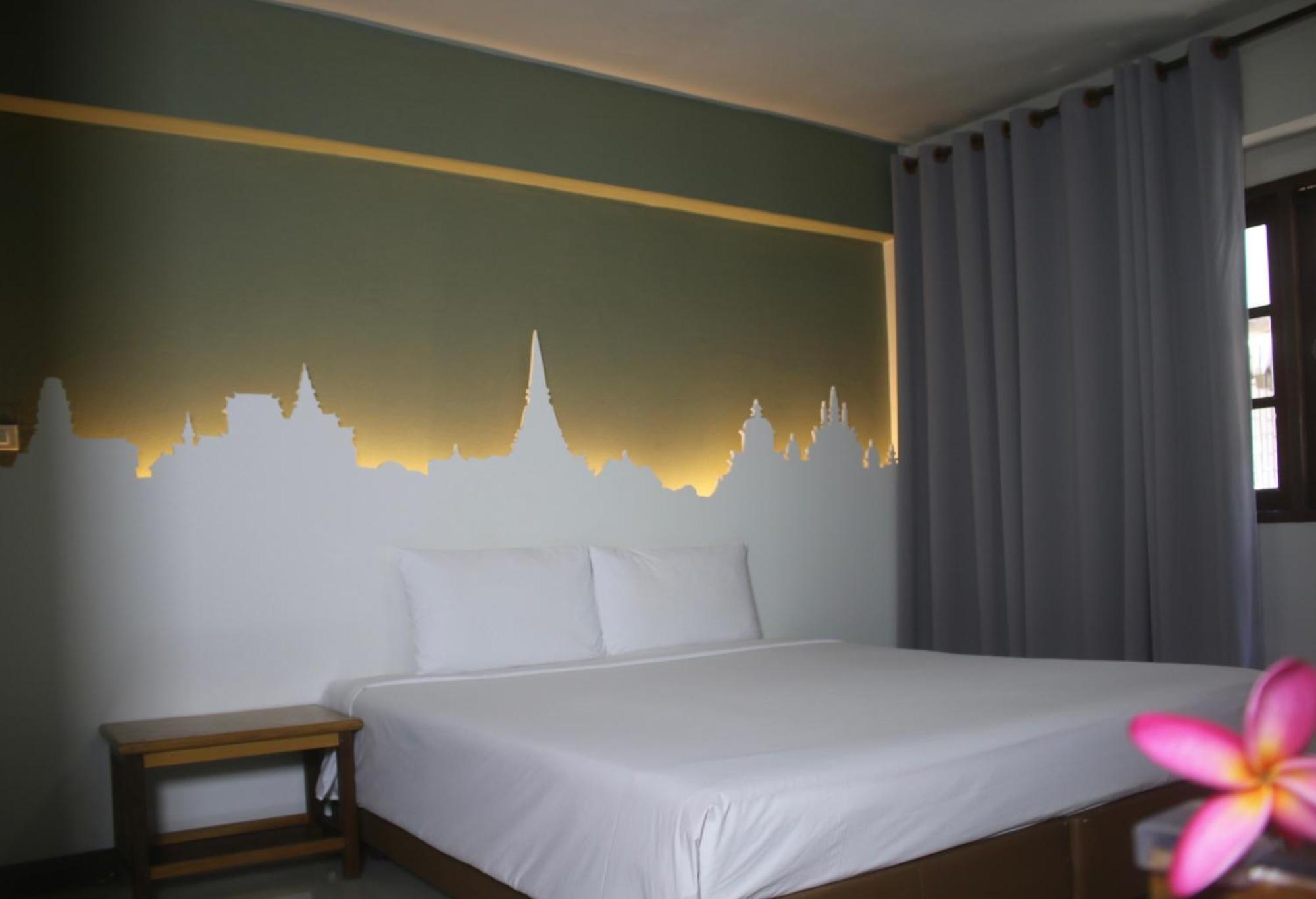Sun Hotel Phetchaburi Extérieur photo