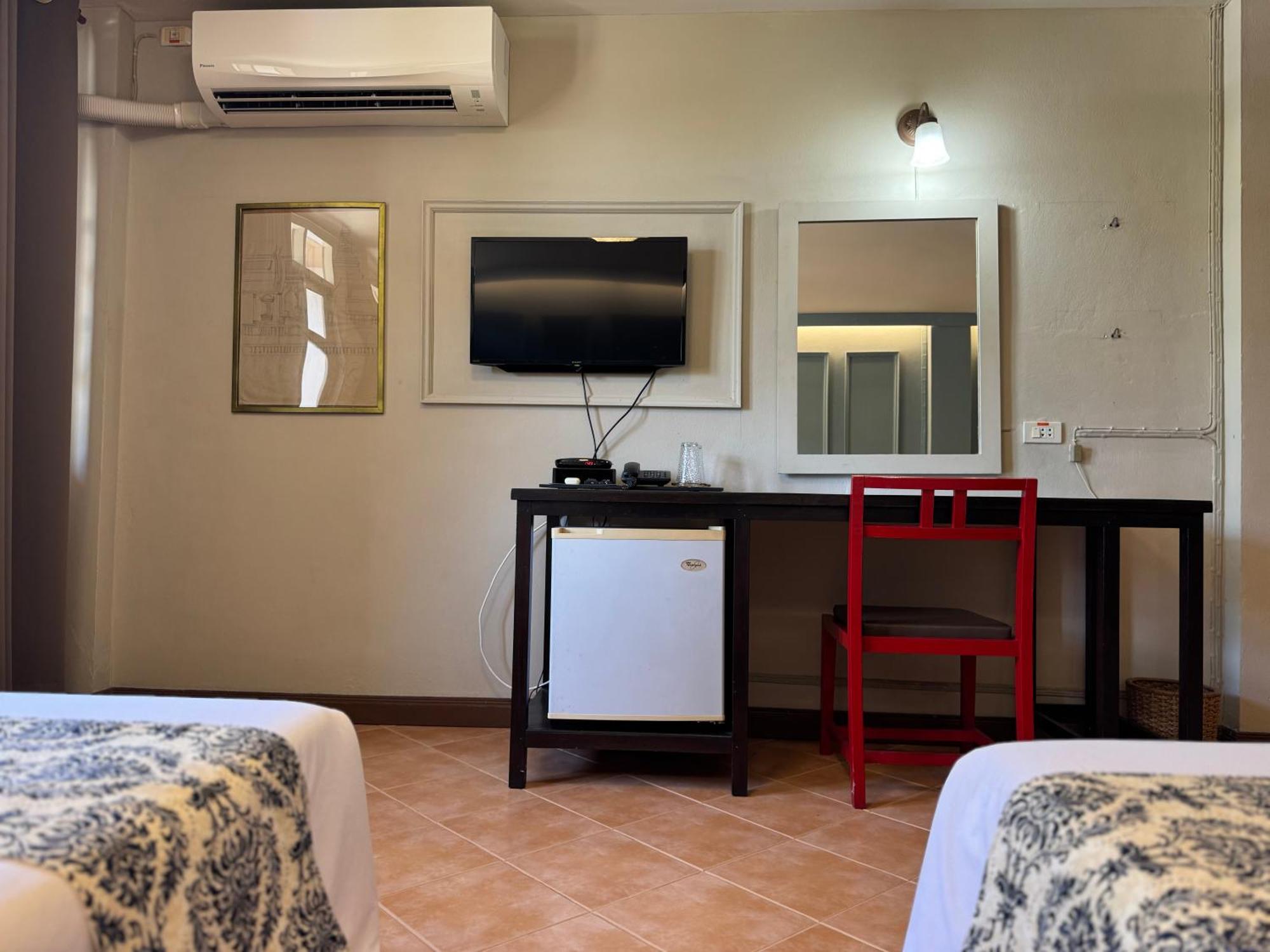 Sun Hotel Phetchaburi Extérieur photo